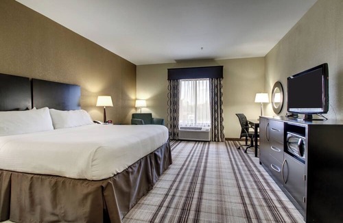 Natchez Hotel | Holiday Inn Express Hotel & Suites Natchez South by IHG