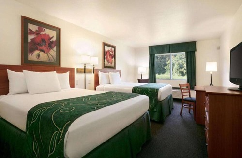 Blanks Hotel | Travelodge by Wyndham Livonia