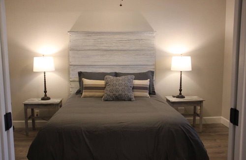 Cat Hollow House | Gathering Place with Heated Pool, Hot Tub and 7 Bedrooms