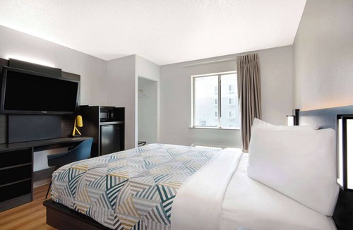 Southside Hotel | Motel 6 San Antonio, TX - South
