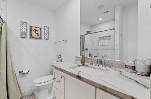 Haltom City House | 4BR Sleeps 11 Near Fort Worth Stockyards, AT&T and all of DFW