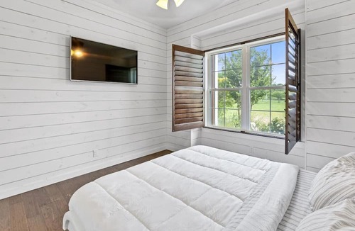 Waxahachie House | 120-Acre Estate:WaterTubing, Livestock,Event Space