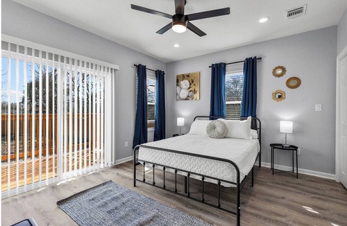 Denver Heights Cottage | Retreat to a Brand-new Downtown Home 4br/3ba!