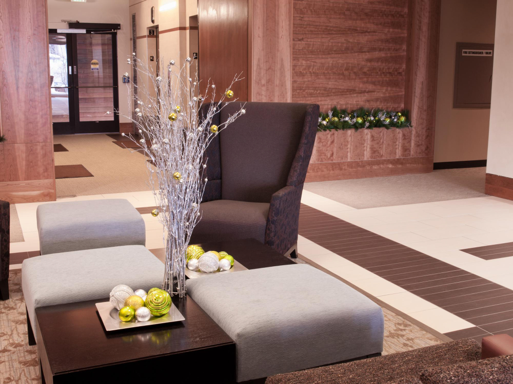 McComb Apartment | Executive/Corporate Short Term 1950’s Art Deco Classic
