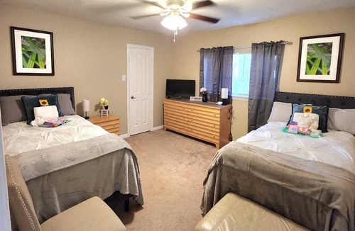 League City House | Luxury Family Oasis nr/ Galveston Beach! Near Water Park, Restaurants & Shopping