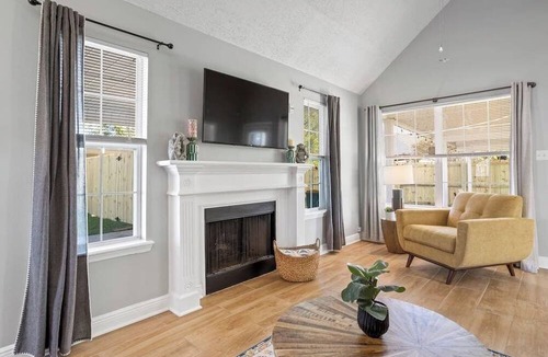 Biloxi House | Vibrant 3bd, Family Home Netflix Near Shopping&I10
