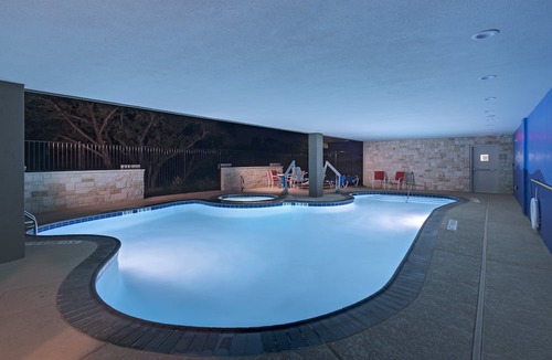 Grandview Hills Hotel | Holiday Inn Express & Suites Austin NW - Four Points by IHG
