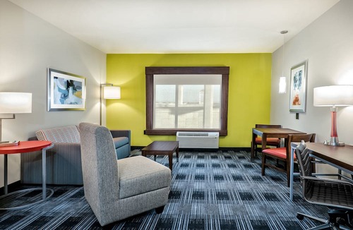 McNeil Hotel | Holiday Inn Express & Suites Austin - Round Rock Area by IHG