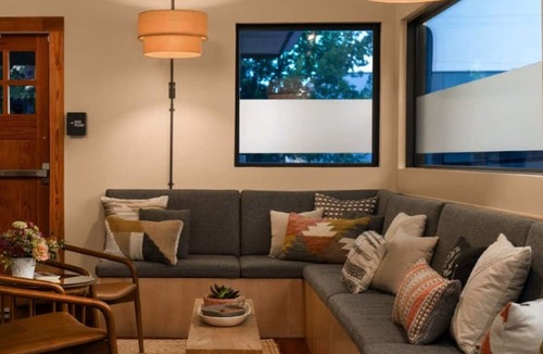 East Cesar Chavez Hotel | Heywood Hotel