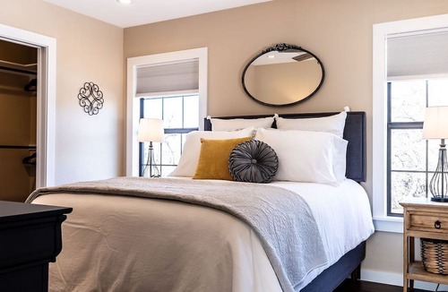 Decatur Apartment | The Eagle's Nest: A Charming Oasis Minutes from Decatur Square