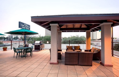 Shearer Hills - Ridgeview Apartment | Studio | Free Breakfast + Outdoor Pool and Hot Tub