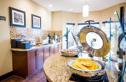 Legacy Park Apartment | Wonderful King Studio | Enjoy Free Breakfast, Free Wi-Fi, and an Outdoor Pool