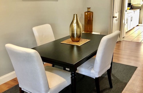 Neartown Condo | Montrose Hist Dist - Cozy 2 BRs apt