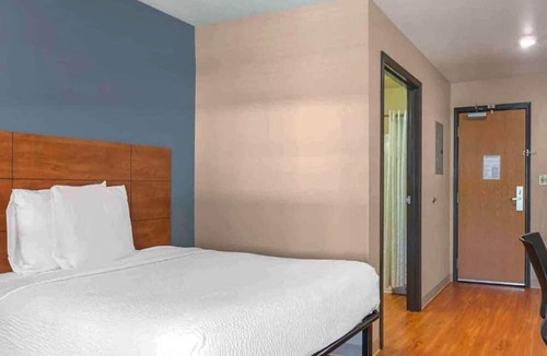 Bossier City Apartment | 1 Bed | ADA/RI Shower/Suite/Kitchen