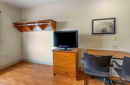 Bossier City Apartment | 1 Bed | ADA/RI Shower/Suite/Kitchen