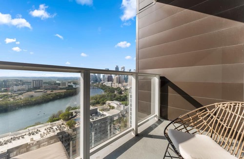 Rainey Street Historic District Condo | Luxury Downtown Austin Condo Near Rainey Street
