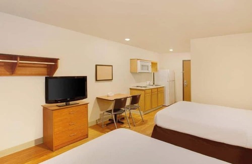 Shreveport Apartment | 2 Full Beds | Smoking, Kitchen