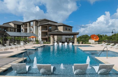 Scofield Farms Apartment | Blueground | Scofield Farms, pool, nr Walnut Creek Park