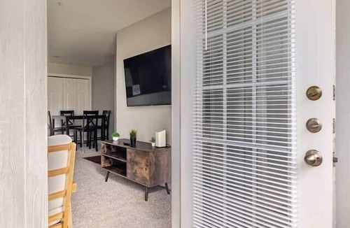 Astrodome Apartment | Beige 1Bed 1Bath NRG at 5 min walk Free Parking