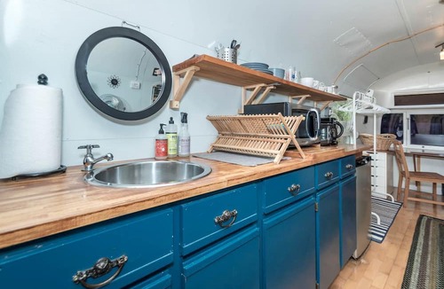Chestnut House | Sleek Retro Airstream Rental for Glamping for Two near Downtown Austin