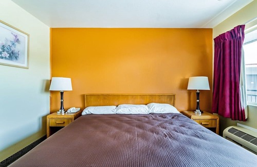 Shreveport Apartment | King Bed|Smoking|Walkin