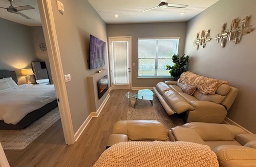 Cedars Apartment | Luxury Modern Downtown Dallas/Farmers Market