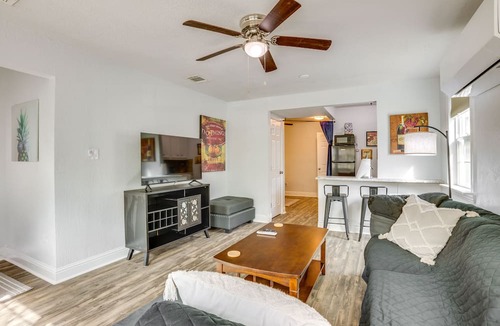 Conroe Apartment | < 1 Mi to Downtown Conroe: Charming Apartment