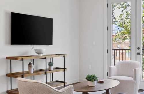 Fort Worth Apartment | Corbin 1305: 1-Bedroom Modern Columbia Suite