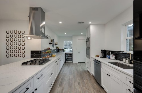 Coronado Hills House | Boots and Bourbon Bungalow-Spacious 5-bedroom home in Austin with sauna & pool