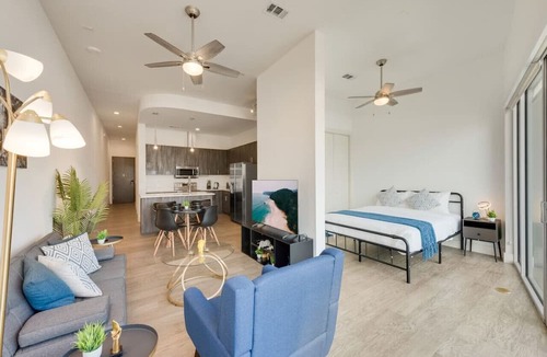 Cedars Apartment | Sleek loft style 2BR I Gym I Parking I Workspace
