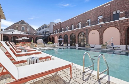 New Orleans Hotel | Bright 2BR Retreat in New Orleans’ Historic Center