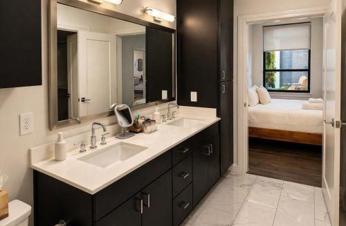 Texas Medical Center Apartment | Walk to FIFA World Cup and Medical Center, 2BR Highrise Sleeps 5