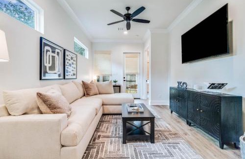 Lafayette Apartment | Brand New Designer Townhome in the Middle of Town