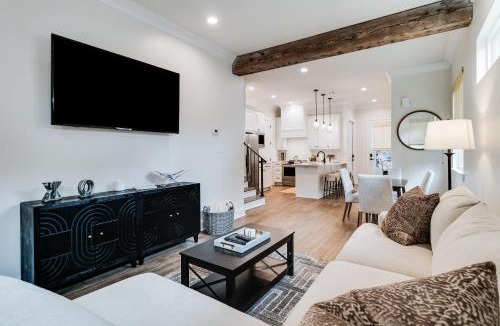 Lafayette Apartment | Brand New Designer Townhome in the Middle of Town