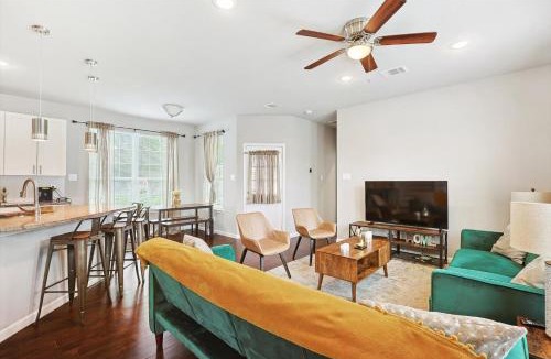Central Arlington House | 4BR 2,5BA Holiday Home in the Heart of Cowboy Nation