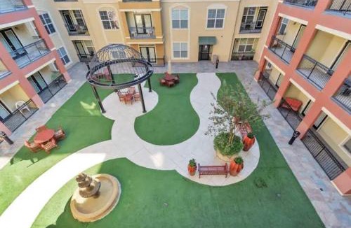 Astrodome Apartment | Modern Medical Center Condo near MD Anderson & NRG