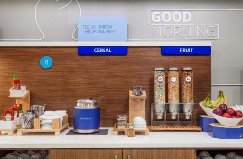 Alexandria Hotel | Holiday Inn Express & Suites Alexandria by IHG