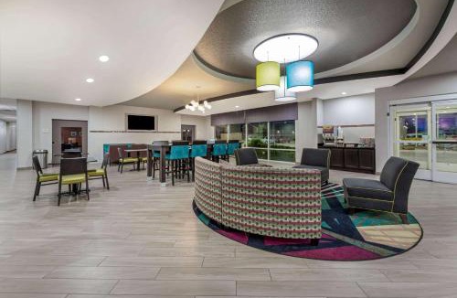 Atascocita Hotel | La Quinta by Wyndham Houston Humble Atascocita