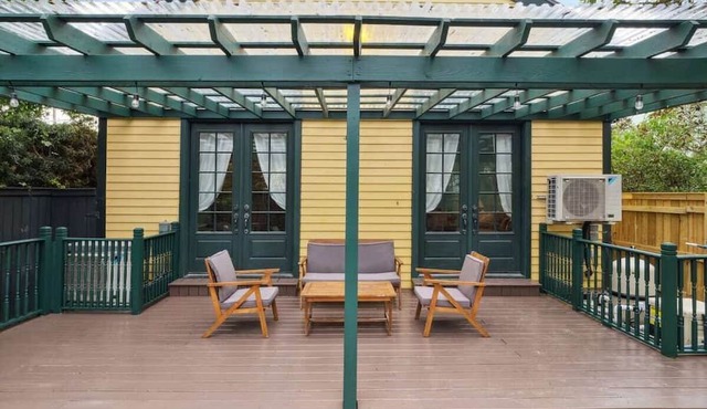 Eclectic Art House w Pool, Steps from FQ 5br|4ba
