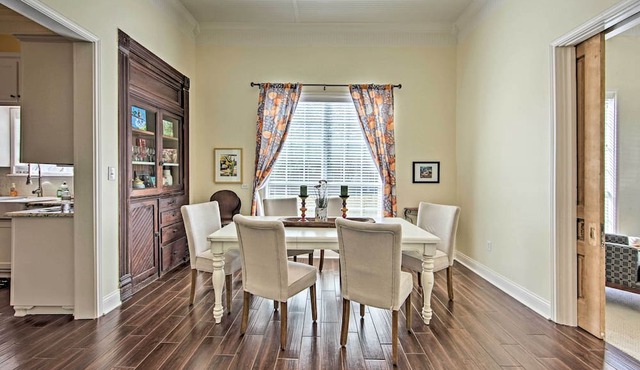 Renovated 'carnegie Cottage' - Walk to Dtwn!