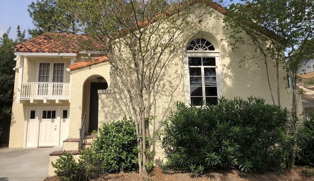 Cozy Apt near Tulane Univ with Off Street Parking on a quiet and safe street
