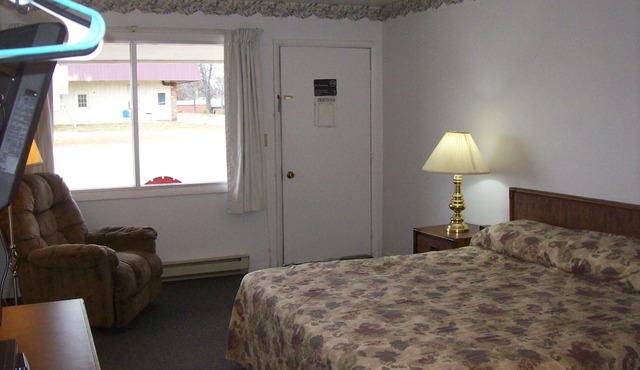 Ozark Plaza Motel & RV Park in Gainesville