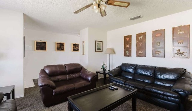 Cozy 3BR Family Home with Large Yard, Sleeps 7