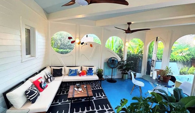 Stunning Converted Victorian Church: Garden, HotTub, 3-bedroom, WiFi, AC