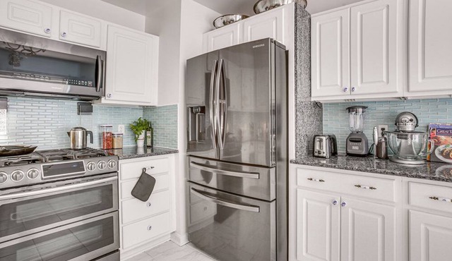 Inviting New Orleans Home w/Theater & Grill!