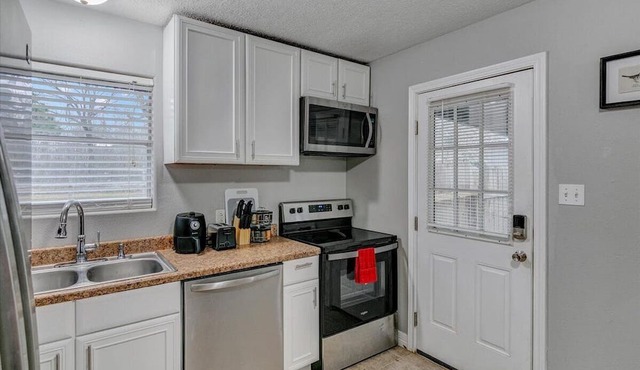 Cozy 2 bedroom duplex in Bridge City