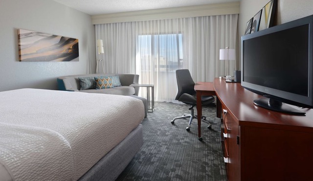 Sonesta Select Dallas Central Expressway