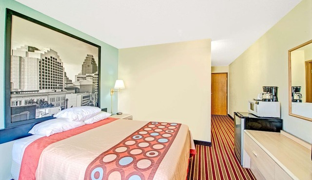 Super 8 by Wyndham San Antonio/Fiesta