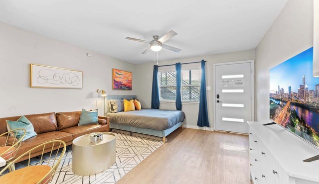 Economy studio stay near DT and Domain