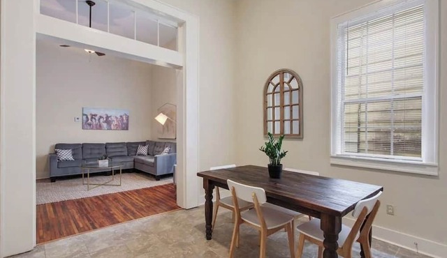 Cute 1bed 1bath steps from French Q, Bourbon St and Jazz venues